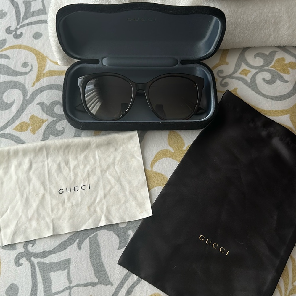 Gucci sunglasses excellent condition